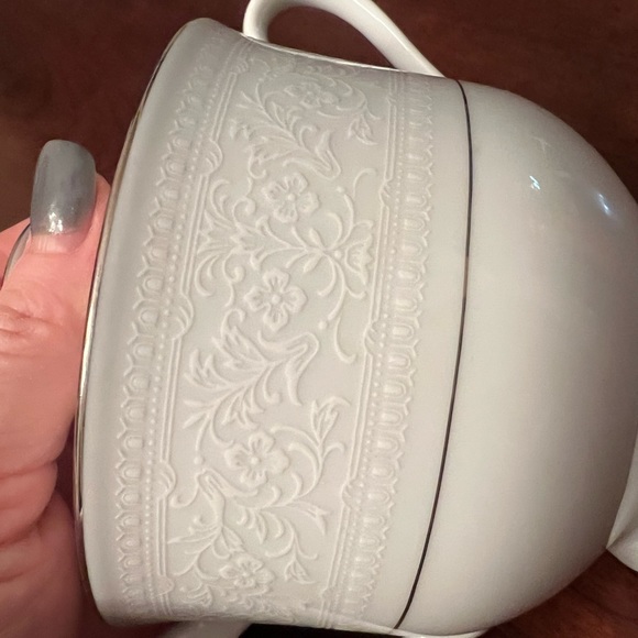 Royal Prestige (Antique Lace) Fine China Sugar Bowl - Picture 2 of 4